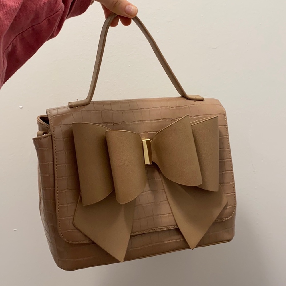 Croc beige purse